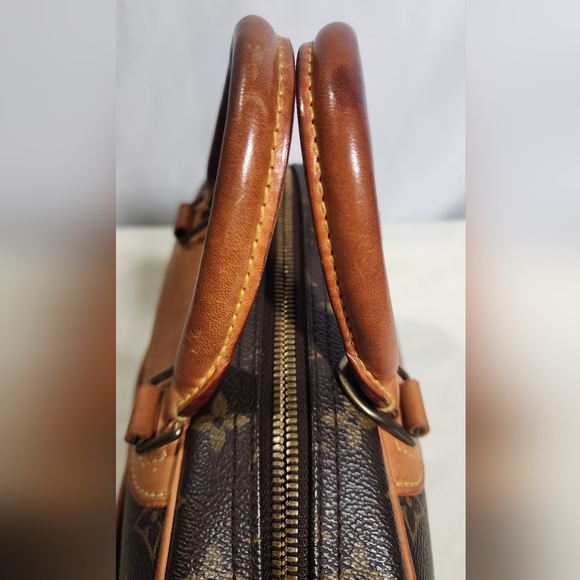 Louis Vuitton Trouville. Minor dryness on vachetta. Light signs of use handles. - Picture 9 of 14